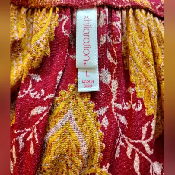 Xhilaration Cold Shoulder Top - Picture 4 of 6